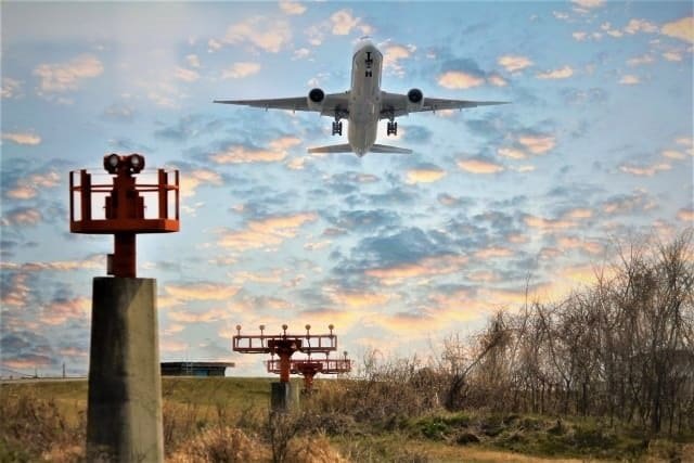 風速10mとはどのくらい?飛行機が欠航となる目安の強さとは?体感は?
